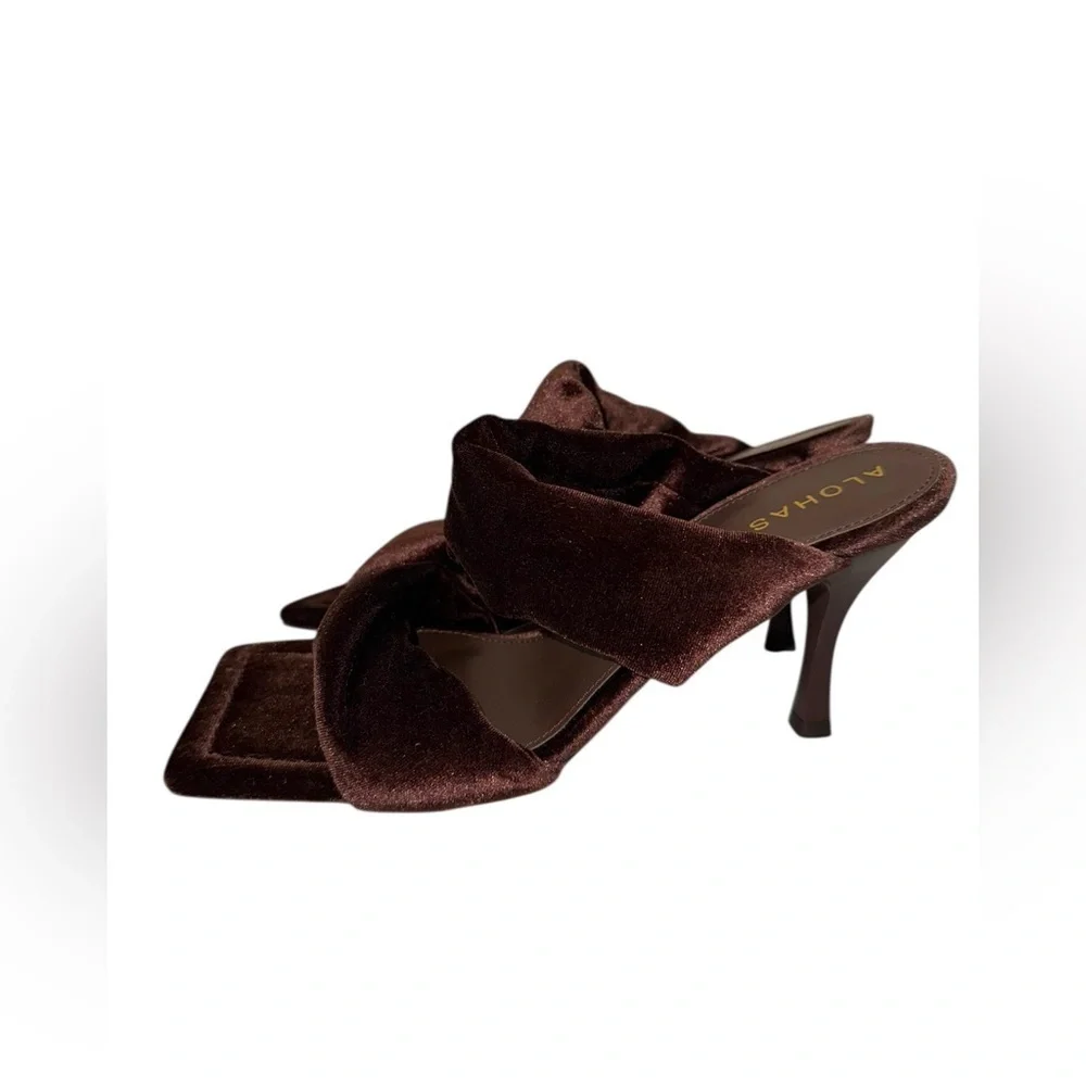 ALOHAS Twist Strap Mule in Velvet Coffee Size 39